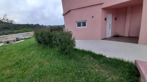 Zahrada ubytování Georgioupoli Studio 2 with a pool and lake views