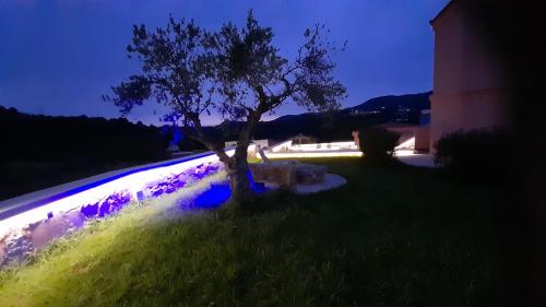 Zahrada ubytování Georgioupoli Studio 2 with a pool and lake views