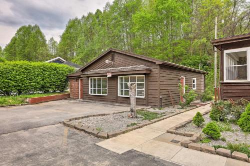 Φωτογραφία από το άλμπουμ του Lynn Dog-Friendly Abode with Mountain Views! σε Hagerhill