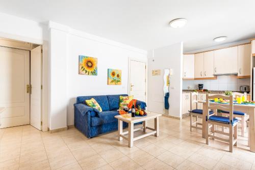 17 LOS CRISTIANOS CENTRAL by the BEACH ,WiFi