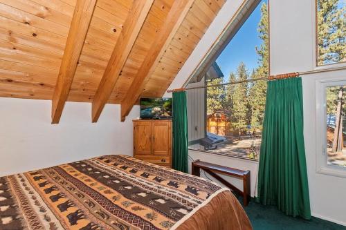 Gallery image of 020 - Summit Haus in Big Bear Lake