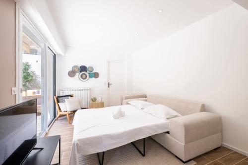 2-Bedroom Apartment with Garden