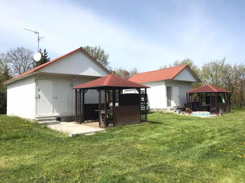 Vonkajšia záhrada v ubytovaní Bungalowfarm