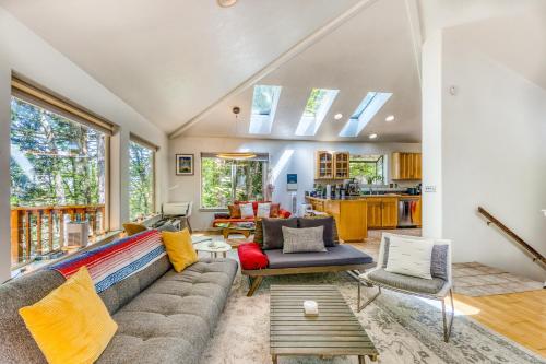 Modern Forest Retreat – Photos 5