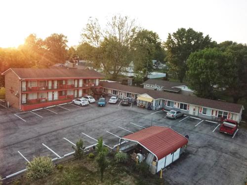 an aerial view of a building with a parking lot at American Inn in Washington
