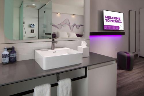 YOTEL Miami Image