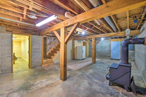 Φωτογραφία από το άλμπουμ του Rustic Zanesville Getaway with Expansive Yard! σε Zanesville