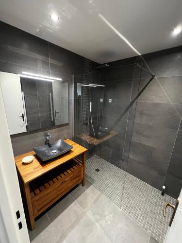 Modern 60m2 apartment with 2 balconies, at 50 meters from sea