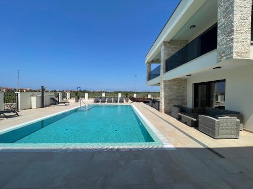 Vila Softic Amra