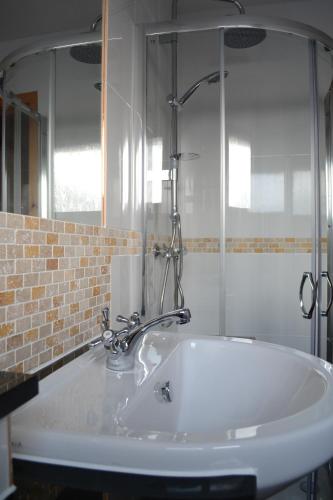 Bathroom sa Highlander Hotel ‘A Bespoke Hotel’