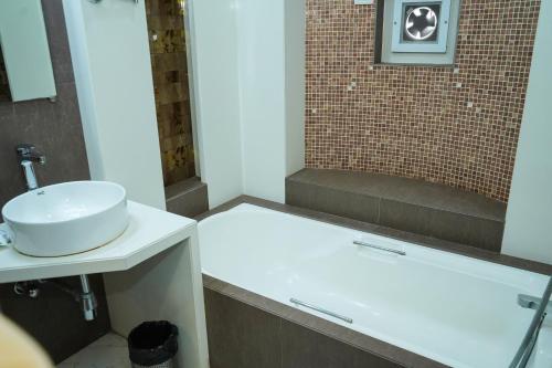 Ένα μπάνιο στο Hotel Spices Navi Mumbai