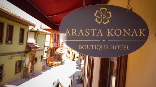 Sijil, anugerah, tanda atau dokumen lain yang dipamerkan di Arasta Konak Otel