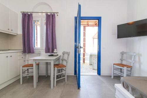 Gallery image of Sail Inn in Agios Romanos