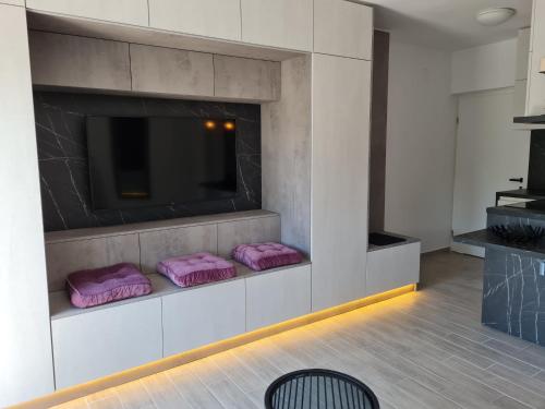 Apartment with Forest & Sea View