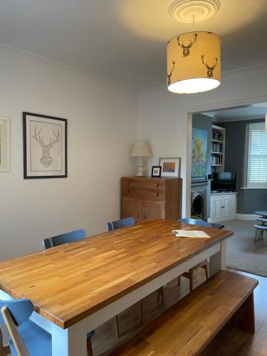 Period two-bed house, next to river and city photo 13