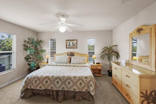 Posteľ alebo postele v izbe v ubytovaní Family vacation, heated pool, wake up to enjoy the sunrise - Villa Pine Island