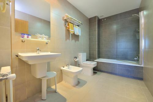 Ένα μπάνιο στο Hotel Montemar *** Superior