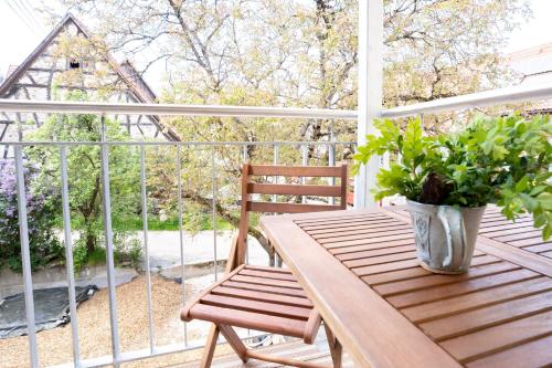 Un balcón o terraza en Gästehaus Großhöchberg