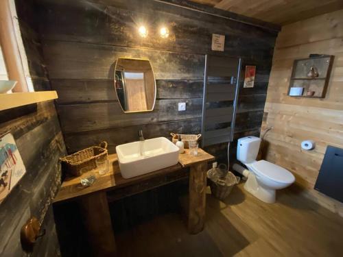 Vonios kambarys apgyvendinimo įstaigoje authentique logement de colpoteur