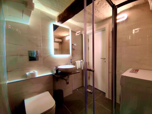 Oasis 22 Savynomad Harbour Residences wow Viewsにあるバスルーム