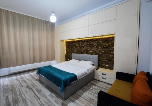 Lakeside Studio Mamaia Central