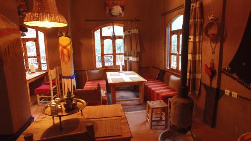 Posezení v ubytování Riad pizzeria Marhaba