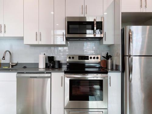 Stay at Luna on Callowhill Image