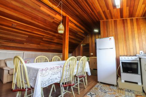 Η κουζίνα ή μικρή κουζίνα στο Cabanas Belo Destino