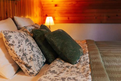 Ένα ή περισσότερα κρεβάτια σε δωμάτιο στο Guesthouse Pod rastockim krovom