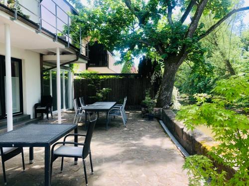 Κήπος έξω από το Riverside apartment in central Herzogenaurach
