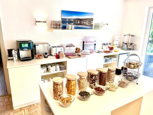 Kuchyň nebo kuchyňský kout v ubytování Gästehaus Genf