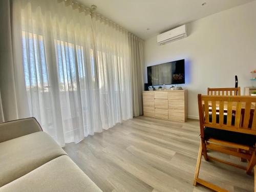 Fresh and cosy appt with Pool, Fiber, LargeTV, Gaming Room