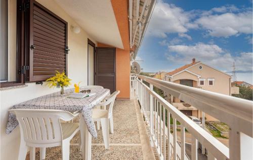 2 Bedroom Gorgeous Apartment In Kozino