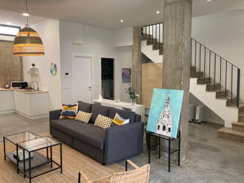 Acogedor apartamento en semisótano con patio y cerca de la Plaza de España