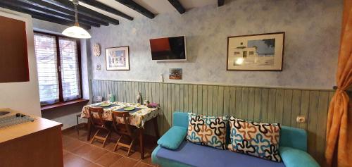 Central Old Town Studio with free bike included
