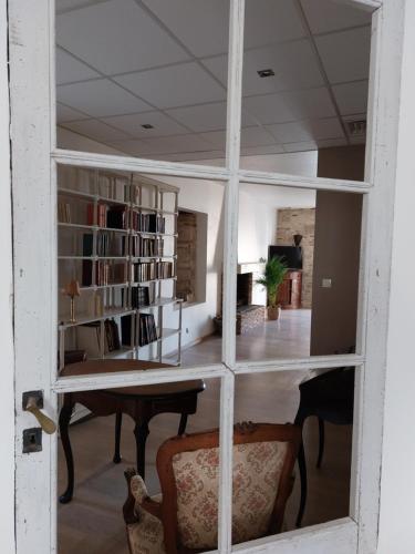 Fotografie z fotogalerie ubytování L'Appartement de la MAISON BLEUE v destinaci Villeréal