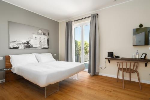 Postel nebo postele na pokoji v ubytování Attico 37 - Comfort room con terrazza privata