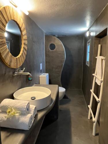 Phòng tắm tại Angels Villa Santorini