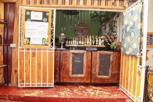 Ο χώρος του lounge ή του μπαρ στο Lemon Valley Farm