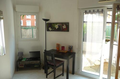 Photo de la galerie de l'établissement Charmant studio-terrasse à Carras Plage, à Nice