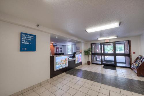 a lobby of a hospital with a waiting room at Motel 6-Branford, CT - New Haven in Branford