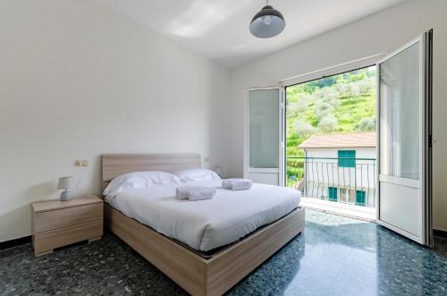 Posteľ alebo postele v izbe v ubytovaní JOIVY Family Flat with 3 Balconies, 10 Min to Beach