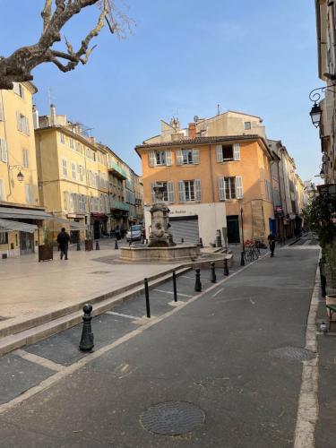 Studio plein centre aix en Provence