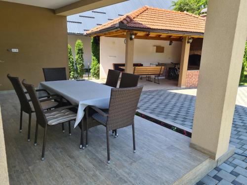  Holiday Home Faruk -  Room  picture :   Tea/Coffee maker    Shower    TV                           