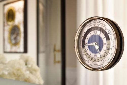 Foto dalla galleria di Hotel L'Orologio Roma - WTB Hotels a Roma
