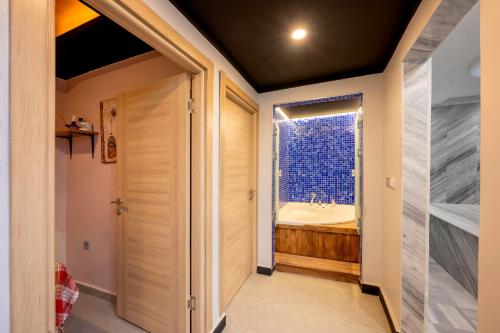 Ένα μπάνιο στο Harmony Hotel Istanbul & SPA