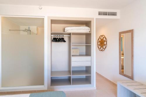 Letto o letti in una camera di Hotel Playa Santandria Adults Only
