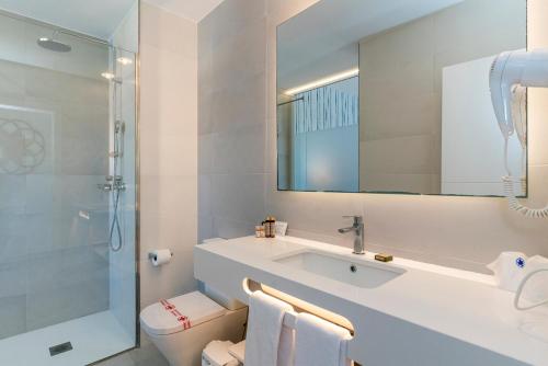 Bagno di Hotel Playa Santandria Adults Only