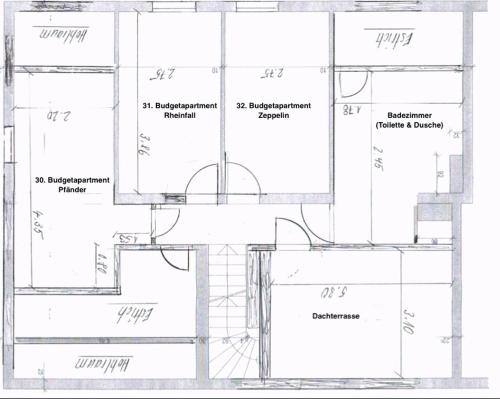 un plano del suelo de un edificio con diagramas en Budgetapartment Zeppelin von Swisspartments, en Arbon