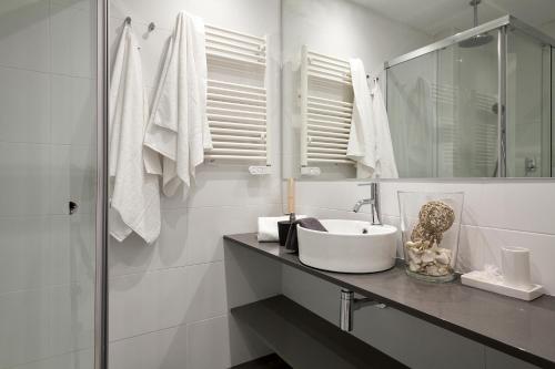 Charming & Quiet Park Guell Apartment